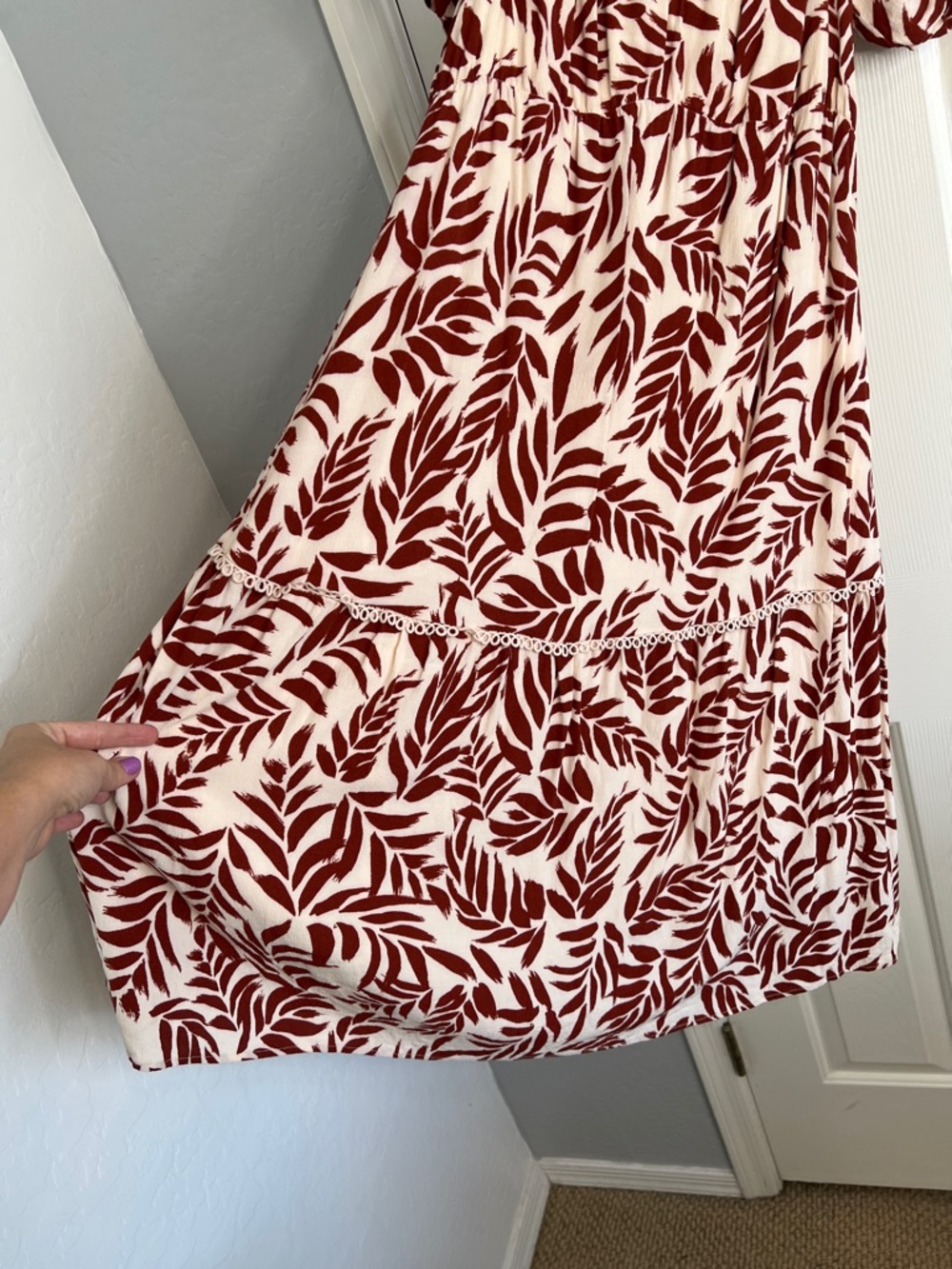 Lost + Wander Hydra Springs Leaf Print Midi Dress Natural/Rust medium - Picture 8 of 12